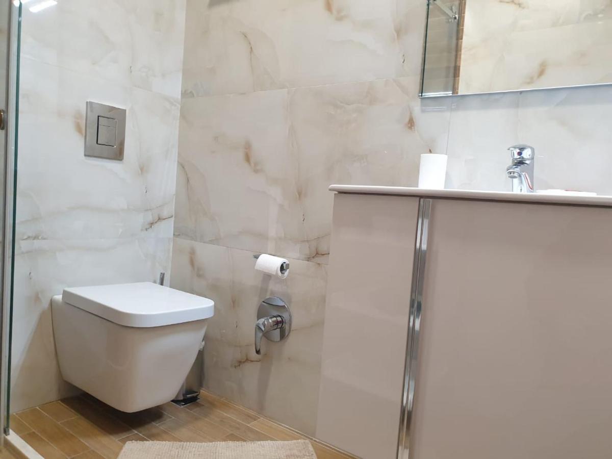 Central Comfy Apartment Tirana Extérieur photo